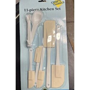 Chef’s Classics 11 Piece Kitchen Set Spatulas Scrapers Measuring Spoons Vintage
